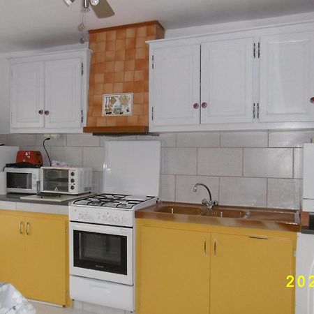 Rez De Chaussee Studio Climatise Dans Villa Aigues-Mortes Ngoại thất bức ảnh