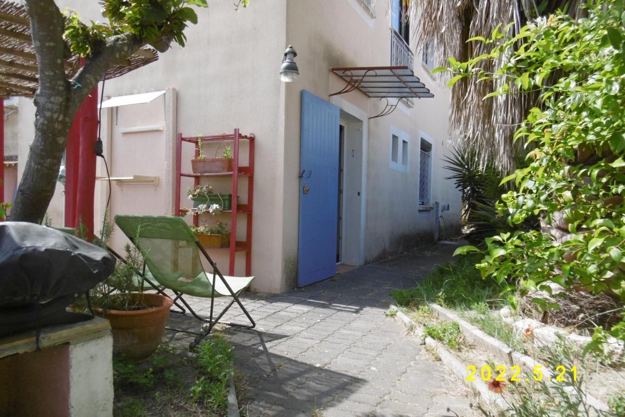 Rez De Chaussee Studio Climatise Dans Villa Aigues-Mortes Ngoại thất bức ảnh