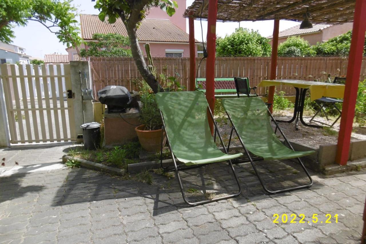 Rez De Chaussee Studio Climatise Dans Villa Aigues-Mortes Ngoại thất bức ảnh
