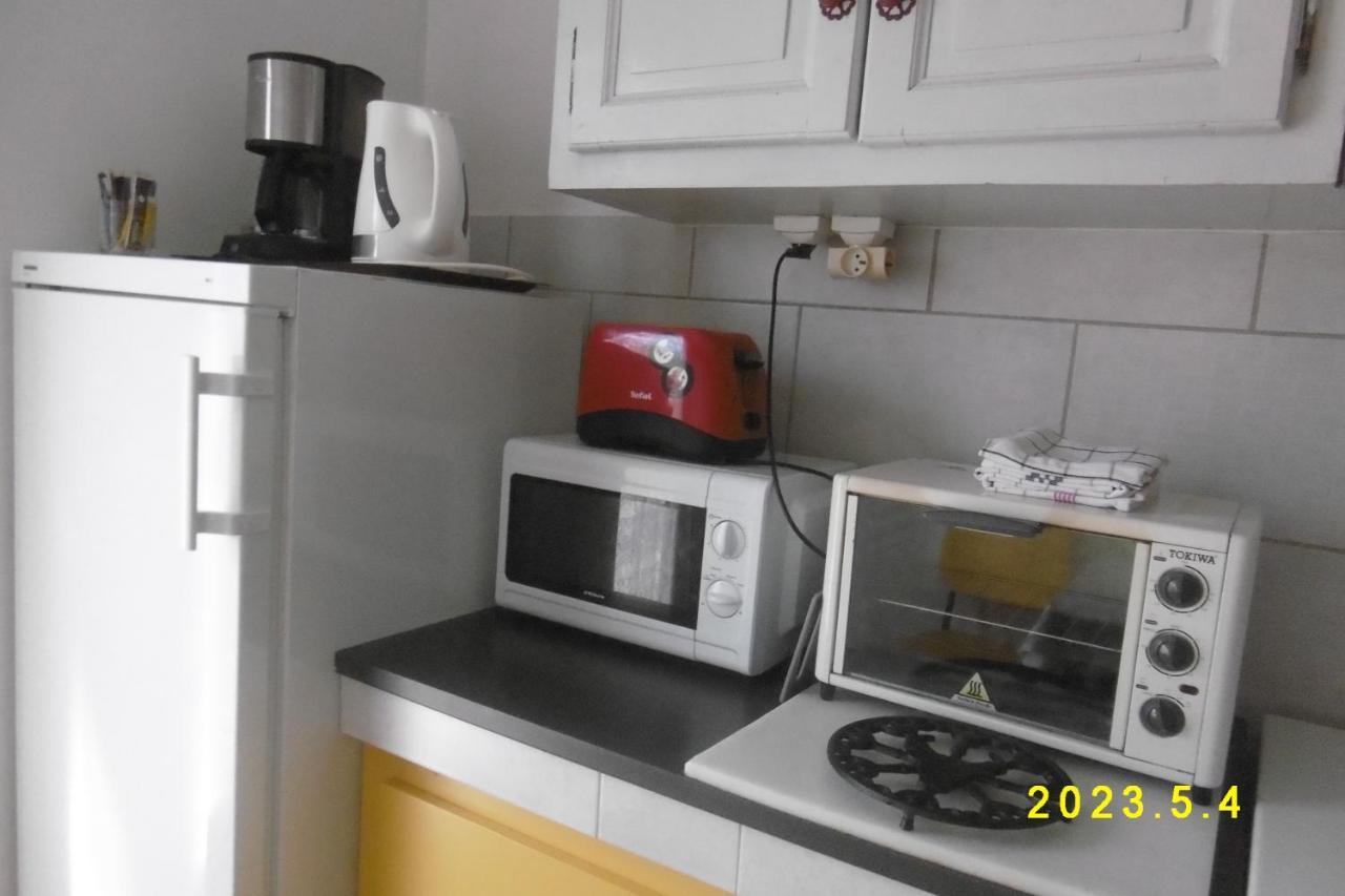 Rez De Chaussee Studio Climatise Dans Villa Aigues-Mortes Ngoại thất bức ảnh