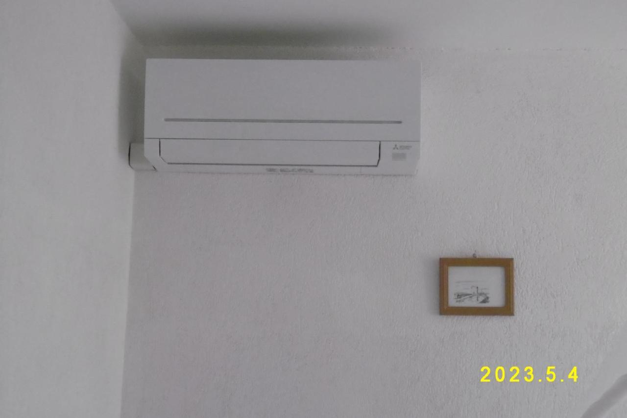 Rez De Chaussee Studio Climatise Dans Villa Aigues-Mortes Ngoại thất bức ảnh